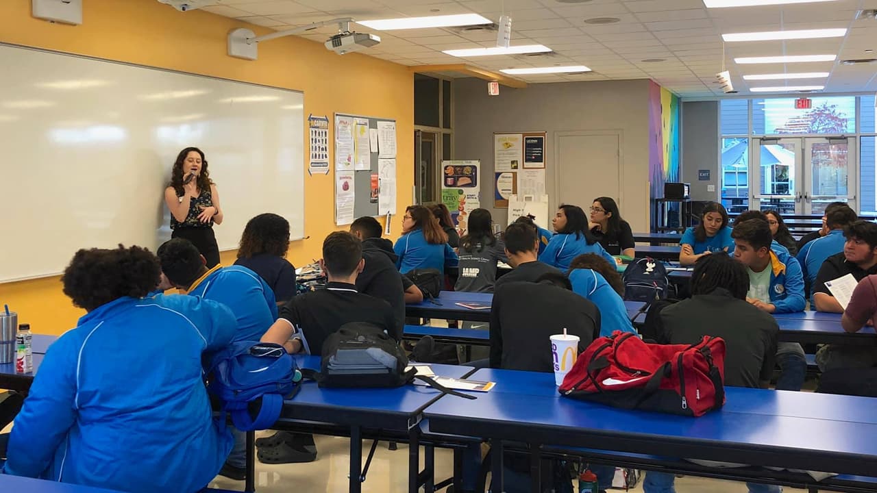 <b>IDEA Carver College Prep</b>
<br>
<br>Puesto en Texas: 38
<br>
<br>Puesto nacional: 233