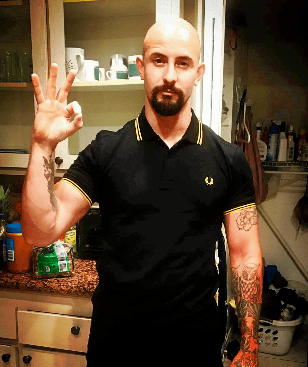 La señal del OK con los dedos es característica del movimiento 'Alt-Right'.