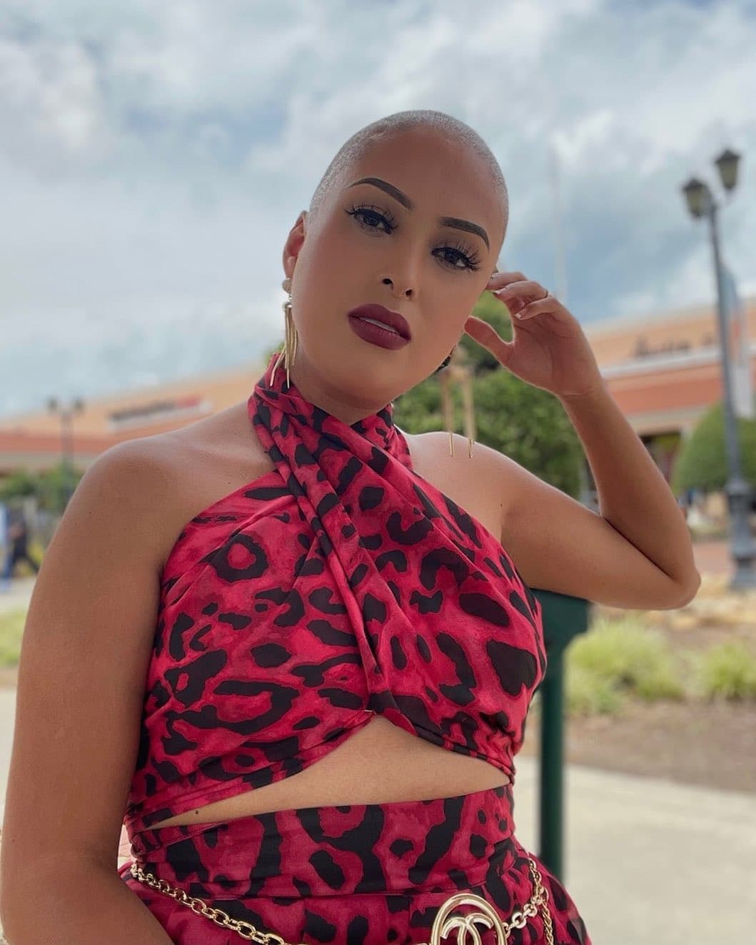 El pasado 30 de julio, Daniela sorprendió a sus más de 32,000 seguidores en Instagram al aparecer con este cambio de look.