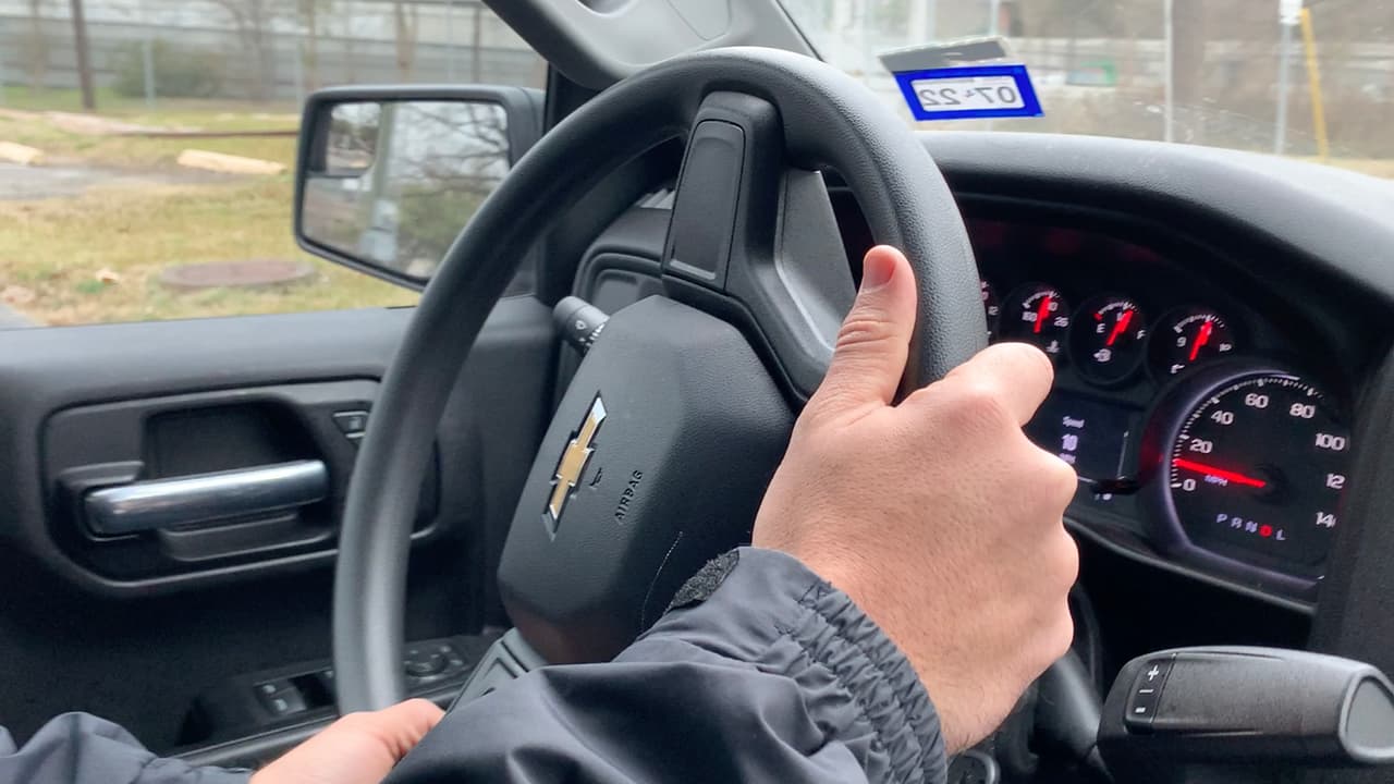 El oficial te va a decir el motivo por el cual te está deteniendo y no es momento para ponerte nervioso, dicen las autoridades.