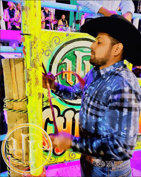 <b><a href="https://www.univision.com/entretenimiento/este-fue-el-ultimo-video-que-publico-hugo-figueroa-antes-de-que-fuera-secuestrado-video">Fue secuestrado</a> la tarde del domingo 27 de enero de 2019</b> por varios sujetos en la plaza de toros La Aurora, en el municipio de Tarímbaro en Michoacán.