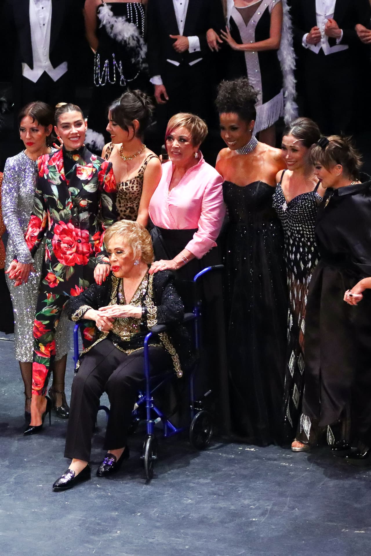 Pasquel mostró su molestia porque las palabras de la cantante pudieron haber causado un malentendido: "Si con ese comentario quiere hacer pensar que yo no la invité pues lo logró, pero
<b>yo te puedo demostrar con el Whats</b> que le mandé que sí estaba invitada", afirmó la actriz.
<br>