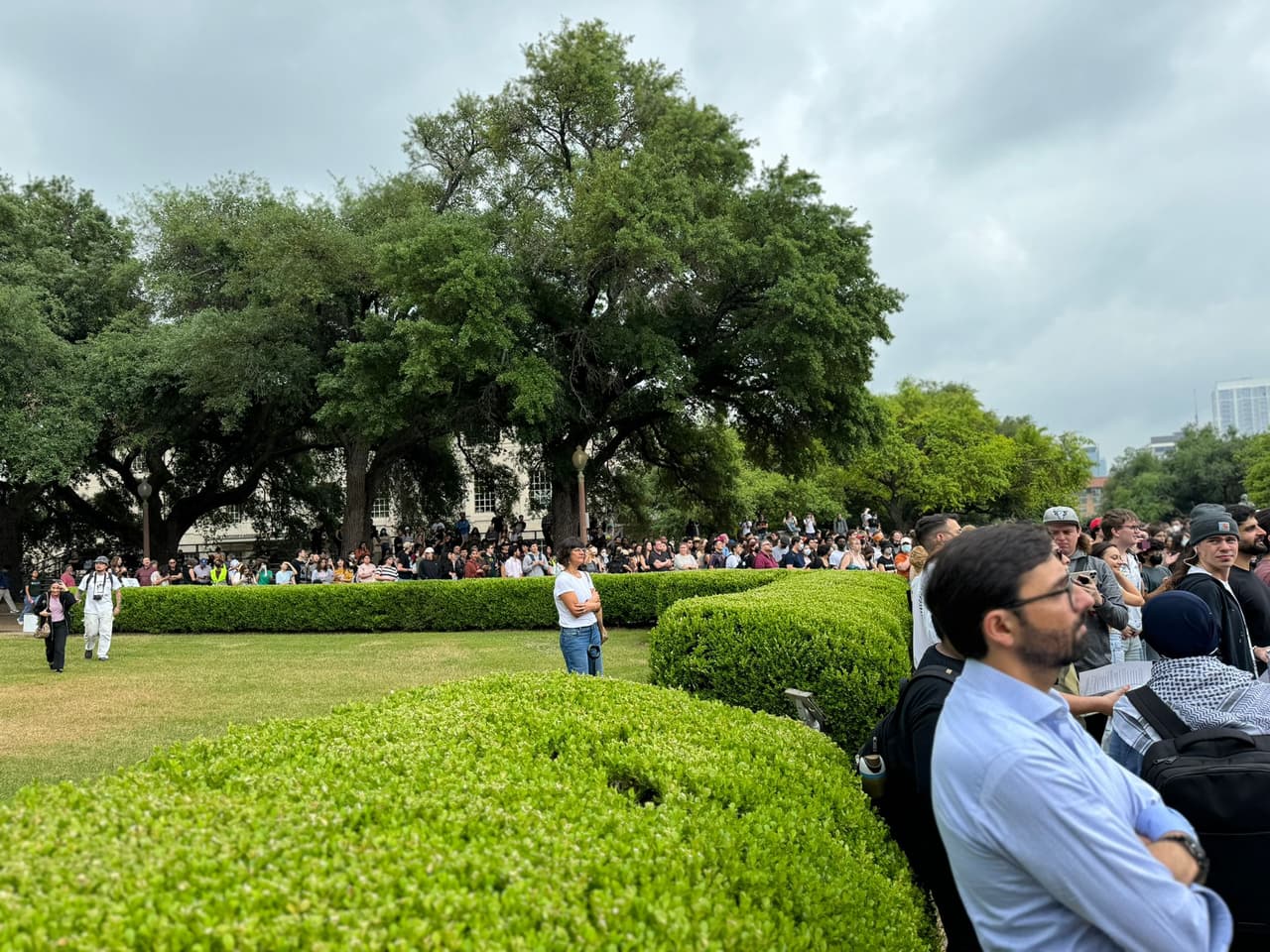 Integrantes del comité aseguraron que
<b>las protestas se trataban inicialmente de un abandono de clases pacífico</b>, sin embargo sus acciones fueron afectadas por la respuesta violenta de oficiales policiacos.