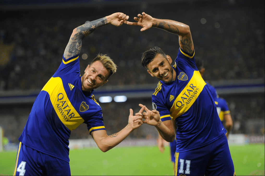 <b>Eduardo Salvio y Julio Buffarini</b>
<br>Salvio siempre recrea, en sus festejos de gol, a personajes de la serie Dragon Ball, esta vez había quedado con Buffarini de realizar la fusión si es que anotaba.