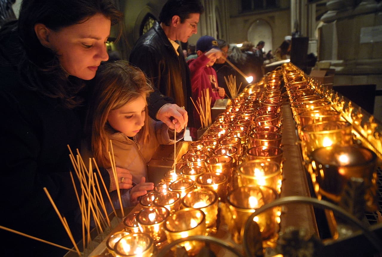 Cientos de feligreses se congregaron este miércoles en la mañana en la Catedral de San Patricio para celebrar la Navidad, solo horas después de que la Misa de Medianoche reuniera a miles de devotos cristianos para escuchar el sermón del Cardenal Timothy Dolan.