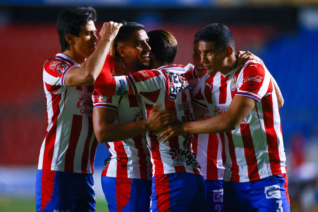 Chivas arroja un caso positivo de COVID-19 de cara al Clásico
