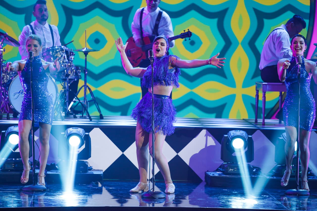 Clarissa fue la siguiente en pasar. Ella bailó al ritmo de Mr. Postman.