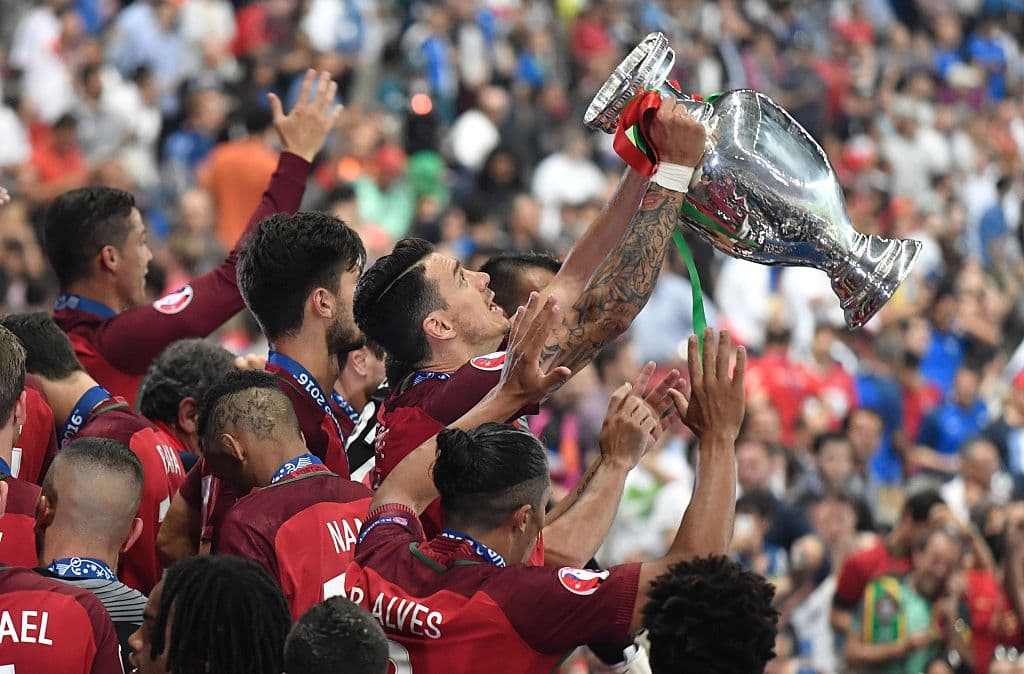 Portugal levantó el trofeo de campeón de Europa.