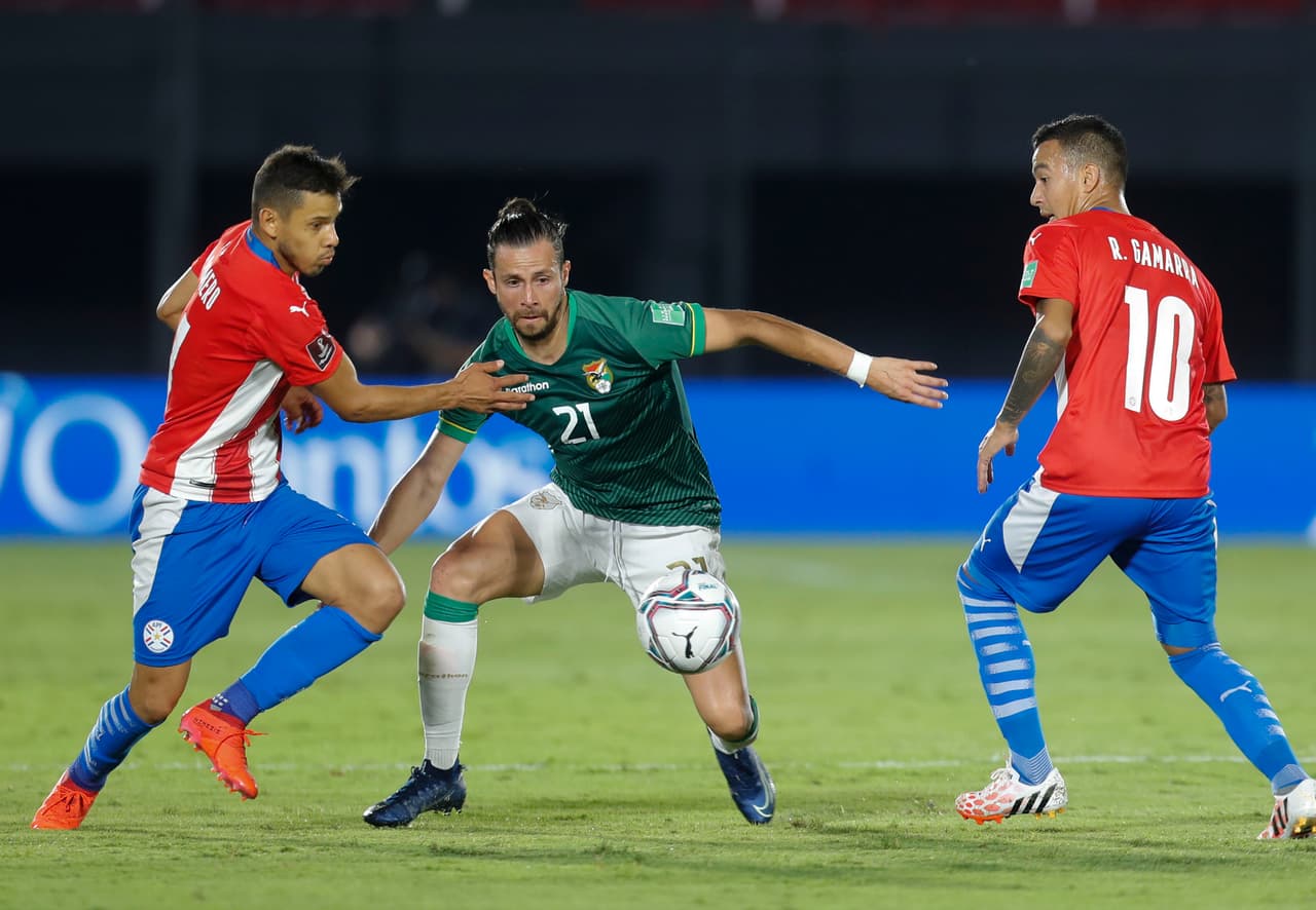 Bolivia se queda cerca de romper su mala racha como visitantes en las eliminatorias del mundial, pero Paraguay no se lo permite y terminan dividiendo puntos en un empate 2-2.