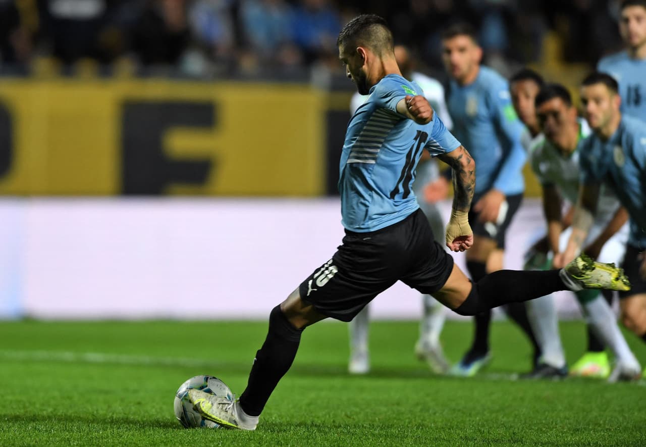 De Arrascaeta marcó un doblete que ayudó para que Uruguay se impusiera a Bolivia que apretó al final pero no le alcanzó.