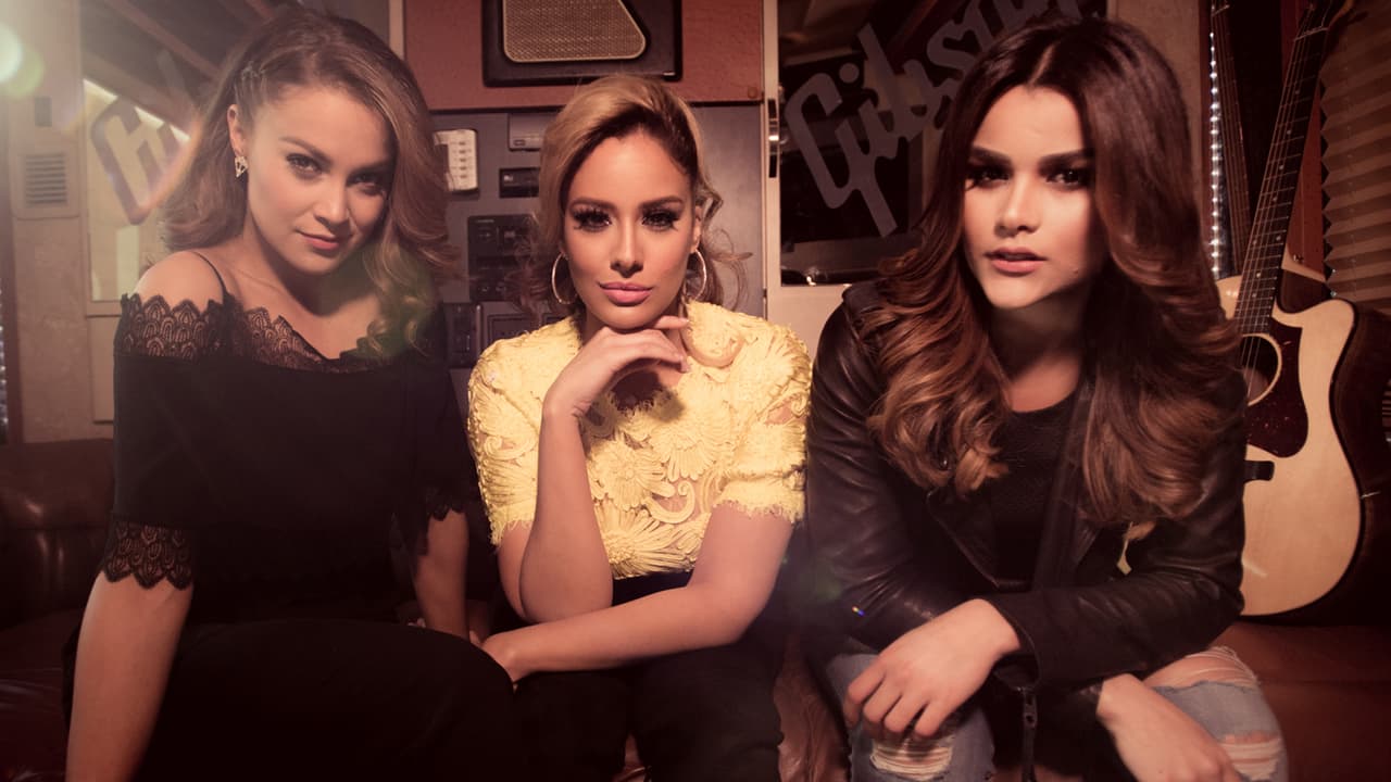 Ligia, Aleyda y Clarissa sacaron su lado más rockerito. Ellas son nuestras reporteras digitales en Latin GRAMMY. Además, Ligia y Aleyda animarán nuestro backstage.