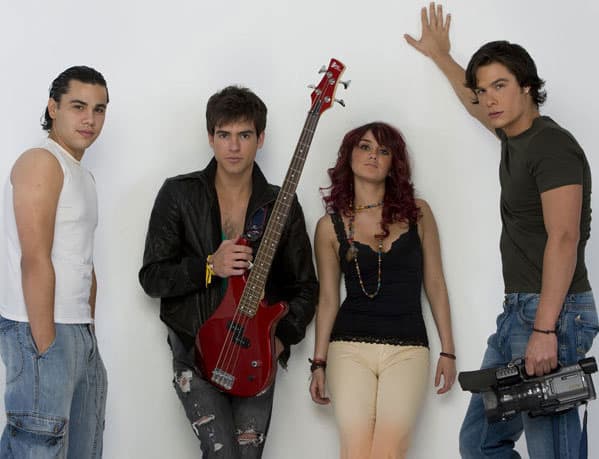 Ellos mantuvieron una relación cuando grabaron la telenovela ‘Verano de amor’ en 2009, pero su relación terminó en 2010.