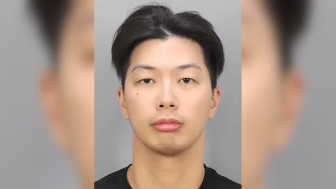 Kelvin Chiu, de 31 años, fue detenido tras presuntamente agredir sexualmente a una menor que trataba de una lesión deportiva.