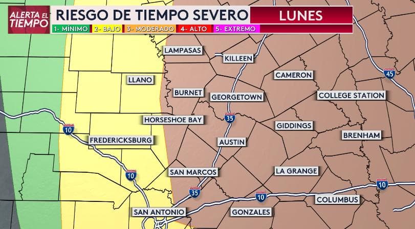 Las tormentas pueden formar una línea y moverse de oeste a este.