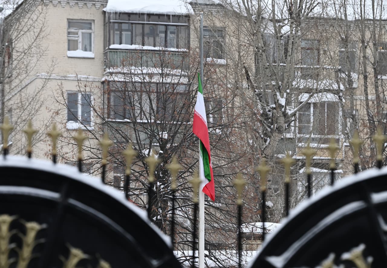 Rusia condena amenaza de EE UU sobre ataques contra Irán y señala "injerencia externa subversiva"