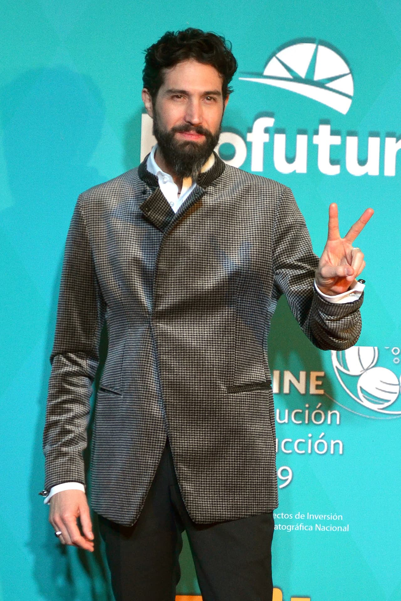 El cantante Benny Ibarra también comentó la publicación de Instagram: "Abrazo fuerte querido Gael".