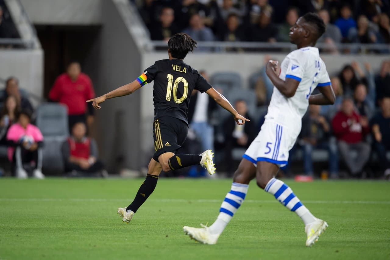 Al minuto 28' Carlos Vela definió con un muy buen toque para el 2-0 a favor de los angelinos.