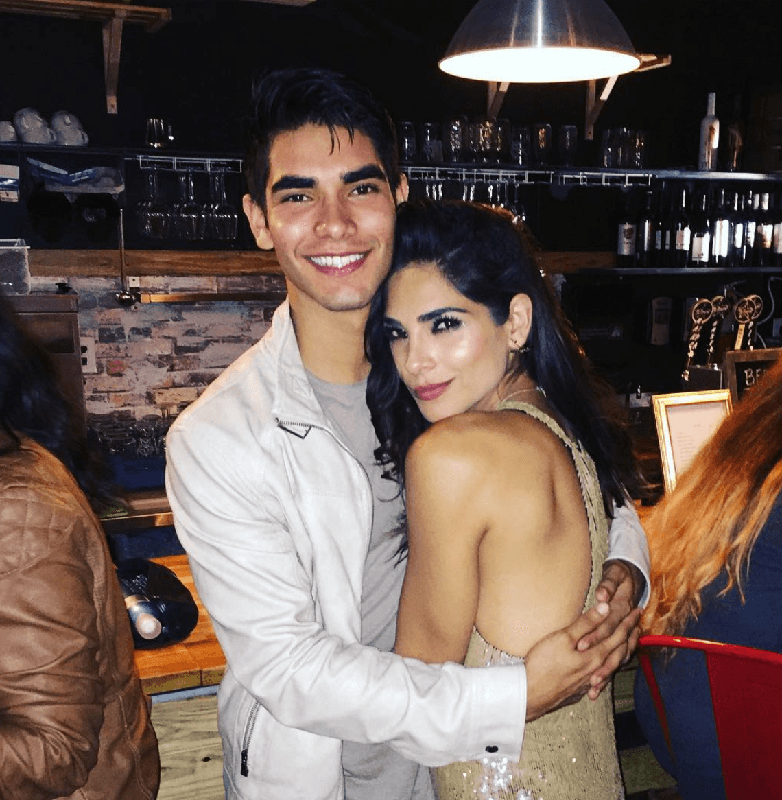 Miguel Ángel es uno de los nueve hermanos de Alejandra Espinoza y es menor que ella. Es modelo, fitness coach, paramédico y apasionado de la nutrición.
<br>