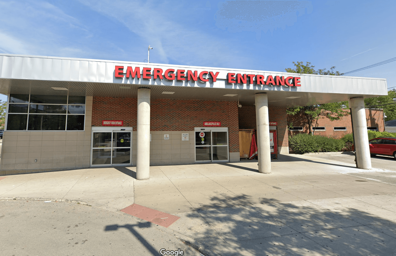 Una niña de 11 años se encuentra gravemente herida tras ser baleada por la espalda al sur de Chicago