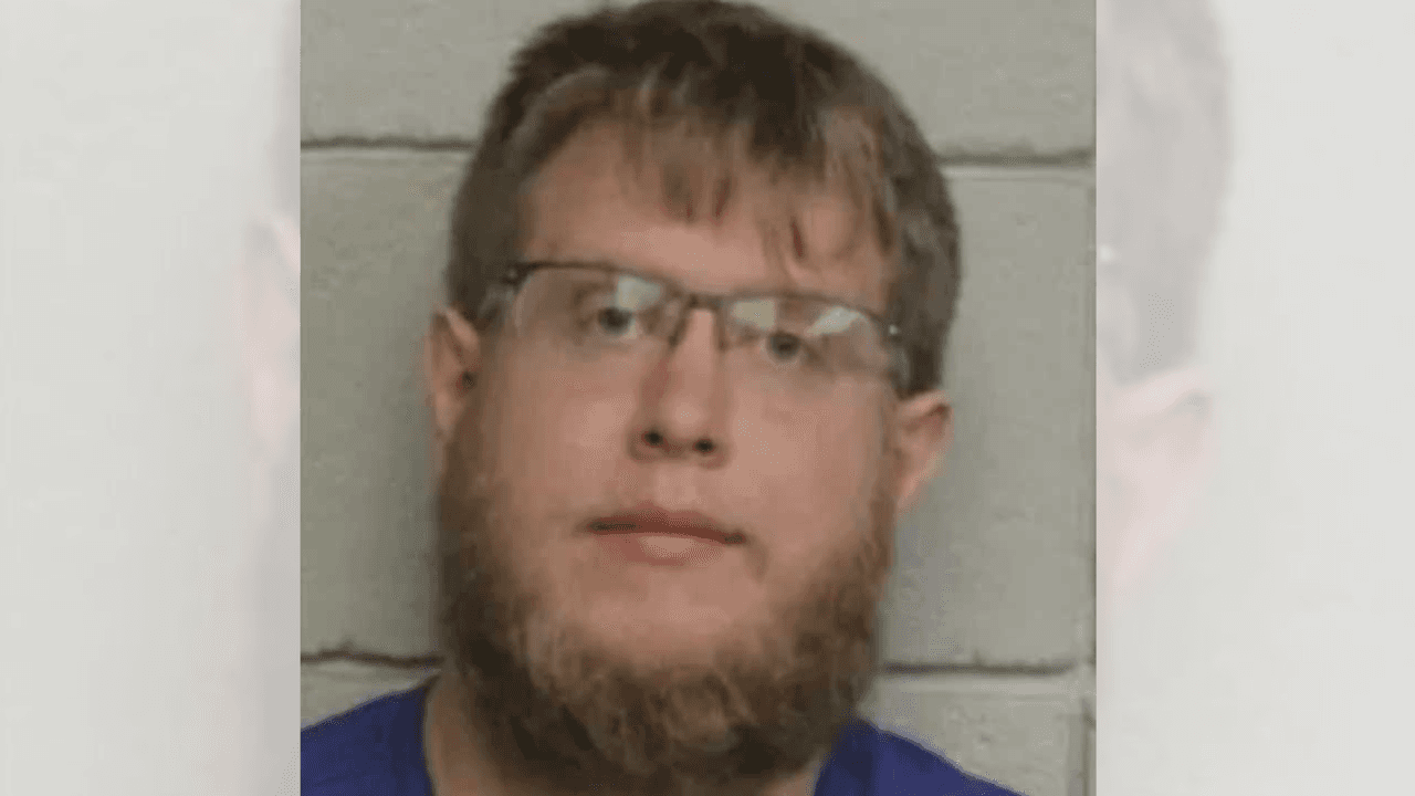 Exdirector del 911 en Pensilvania se declara culpable de abuso sexual a niños