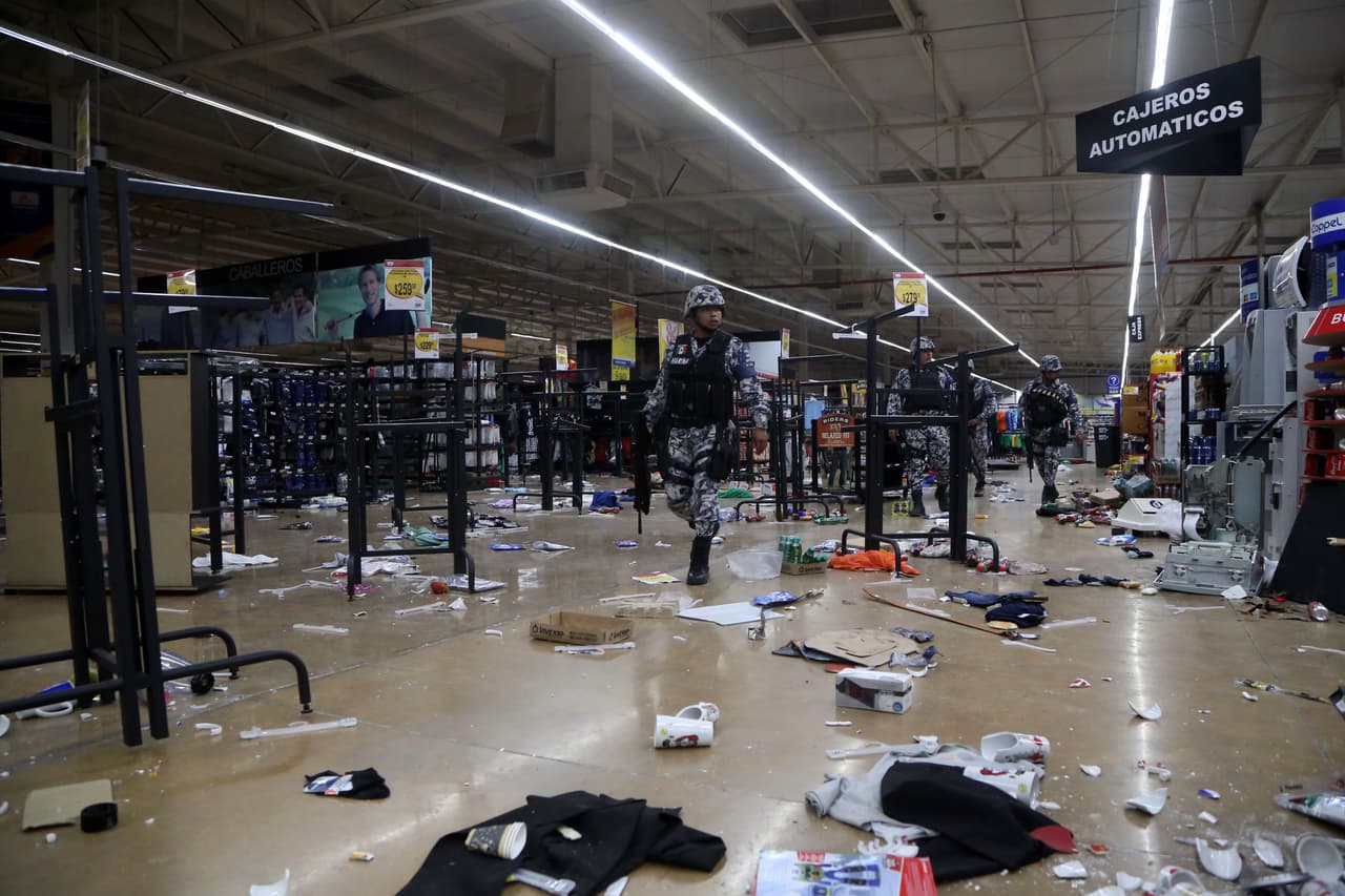 Decenas de personas fueron arrestadas como resultado de los saqueos.