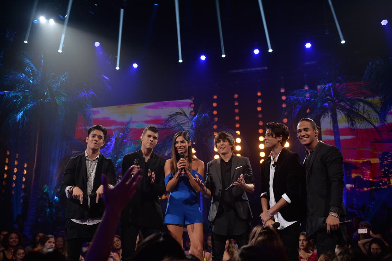 We all love CNCO! Eric, Zabdiel, Christopher, Joel y Richard cantaron sus éxitos "Tan fácil" y "Quisiera", si te perdiste la presentación
<a href="http://www.univision.com/shows/la-banda/cnco-regreso-a-la-banda-y-canto-tan-facil-y-quisiera-video" target="_blank"><b>aquí </b></a>la puedes ver una y otra vez.