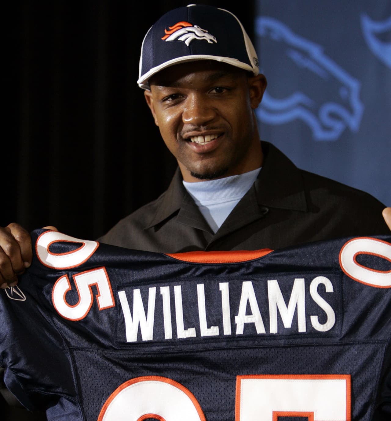 Darrent Williams (24 años) – El ex-jugador de los Denver Broncos falleció en 2007 luego de un trágico tiroteo en la madrugada de año nuevo, justo 12 horas despuésd de haber jugado el último partido de su vida frente a los San Francicsco 49’ers.