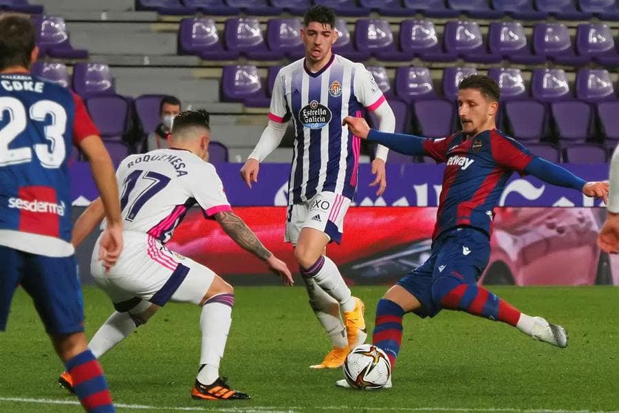 Levante se impone ante Valladolid 4-2 y califica a Cuartos de Final de la Copa del Rey. Los goles por parte de los pucelanos corrieron a cargo de Toni Villa y Weismann, mientras que para los granotas, las anotaciones fueron de Enis Bardhi(22'), Malsa (44'), Coke (59') y Morales (79').