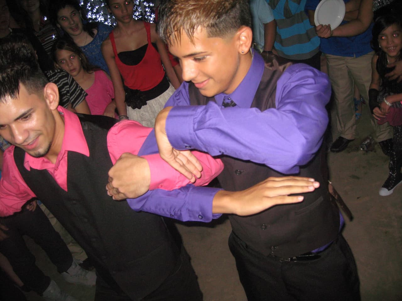 Fabyan pudo lograr su sueño de cantar delante de Ricky. Este chico sí que sabe moverse y nos quedó más que claro con esos pasitos que estuvieron OMG!