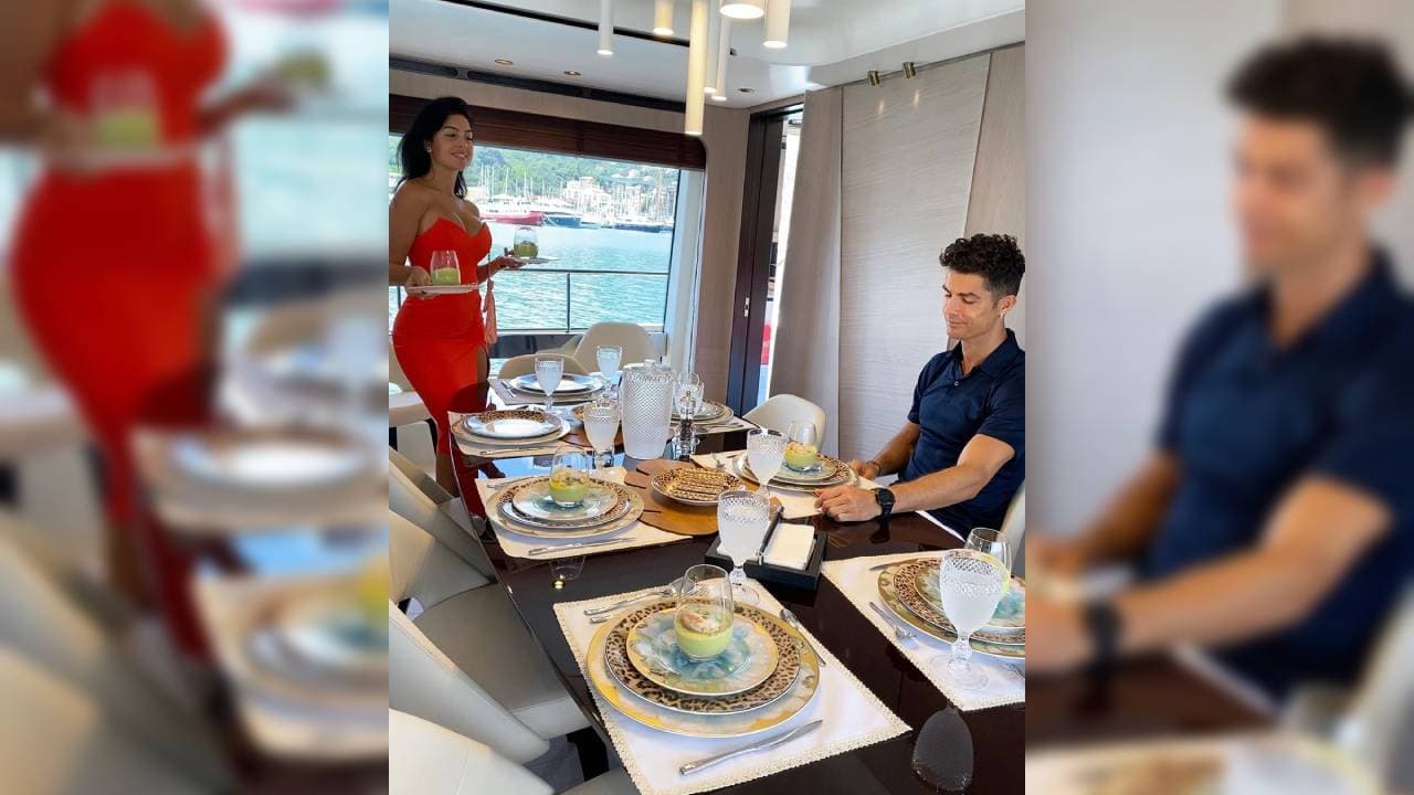 Así disfrutan Georgina Rodríguez y Cristiano Ronaldo su nueva embarcación junto a sus hijos.