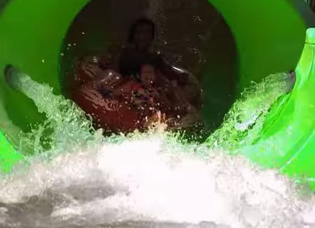 La mayoría de estos parques están abiertos desde Memorial Day Weekend hasta Labor Day Weekend. Muchos ofrecen pases especiales para grupos y descuentos online. Además ofrecen cabañas para pasar varios días sin necesidad de dejar los parques para ir a dormir o comer.