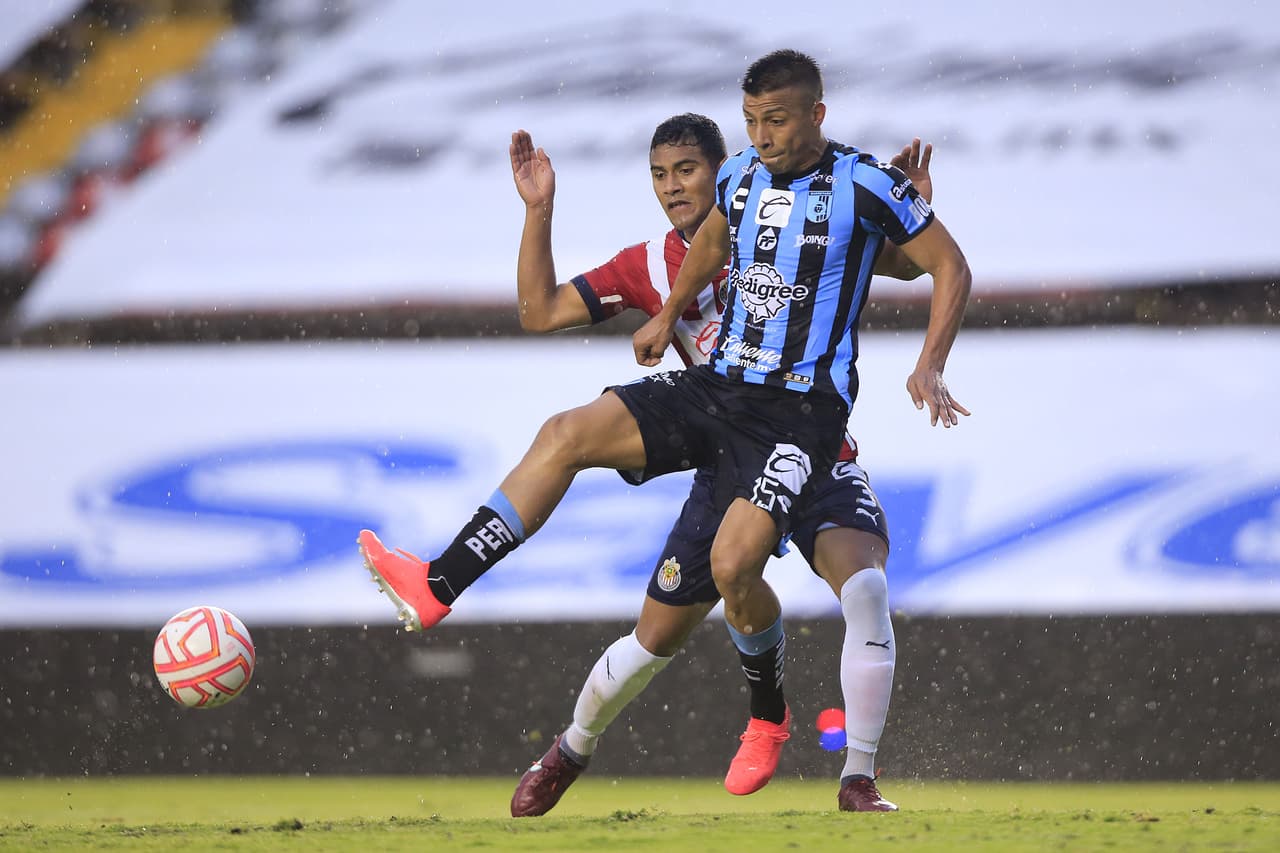 Chivas sigue sin ganar en el Apertura 2022 pese a los goles de Pérez-Bouquet y Alexis Vega, suma 4 empates y dejó ir una gran oportunidad para salir del irregular bache, mientras que los Gallos Blancos tampoco lograron salir del fondo de la tabla general.