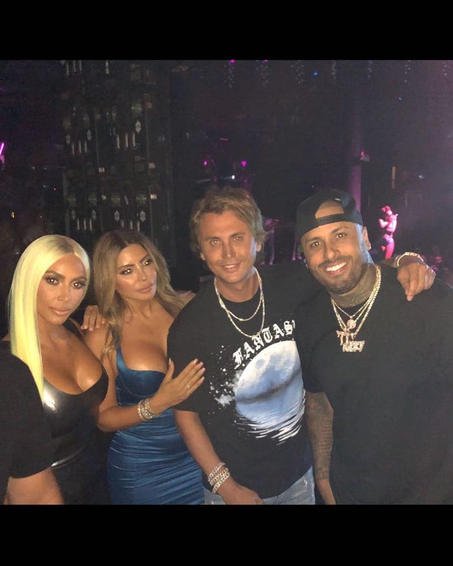 Se trata del reggaetonero Nicky Jam, quien no dudó en presumir emocionado en su Instagram fotos de su encuentro con la socialité. "Buenas vibras", escribió junto a esta fotografía.