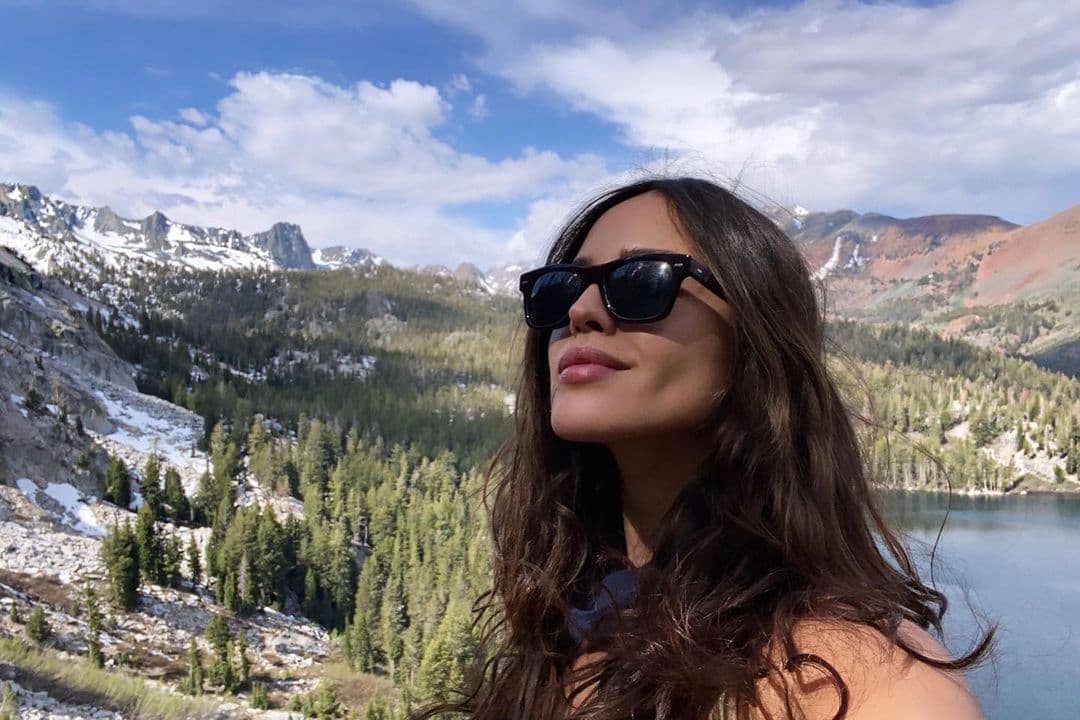 Allí cuenta con más de 6.3 millones de seguidores y su vida es constantemente expuesta por los paparazzi.