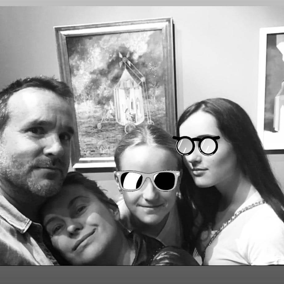 Pese a esto, la actriz de telenovelas como ‘El hotel de los secretos’ sí ha compartido algunas fotografías de María y Aitana.