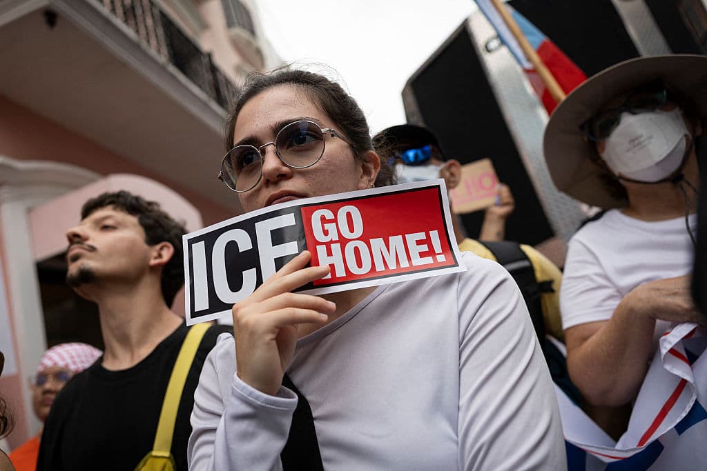 <b>La protesta tuvo un fuerte componente antirracista</b>, con denuncias sobre redadas enfocadas en personas negras y de origen caribeño.
