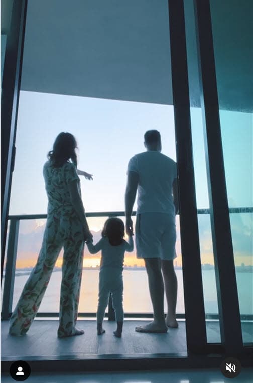 Junto a su esposo,
<b><a href="https://www.univision.com/famosos/michelle-galvan-hija-megan-primer-dia-escuela" target="_blank">Fernando Guajardo, y su hija Megan</a></b> (2 años), dejó el apartamento en el que vivían en Miami.