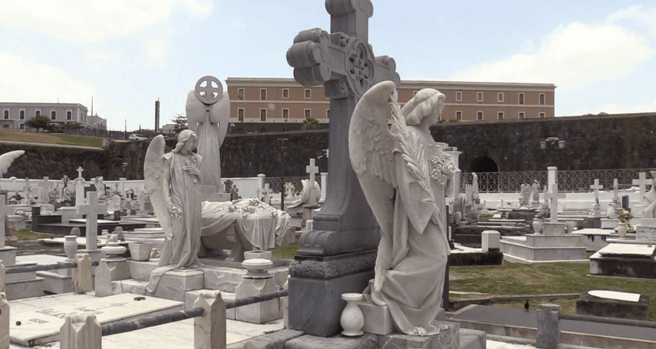 Recientemente los funerarios en Puerto Rico aclararon que
<a href="https://www.univision.com/local/puerto-rico-wlii/no-es-obligatorio-cremar-en-tiempos-de-coronavirus-afirman-los-funerarios-en-puerto-rico">se pueden realizar cremaciones</a> pero no es obligatorio, contrario a lo que se creía a principios de la pandemia.