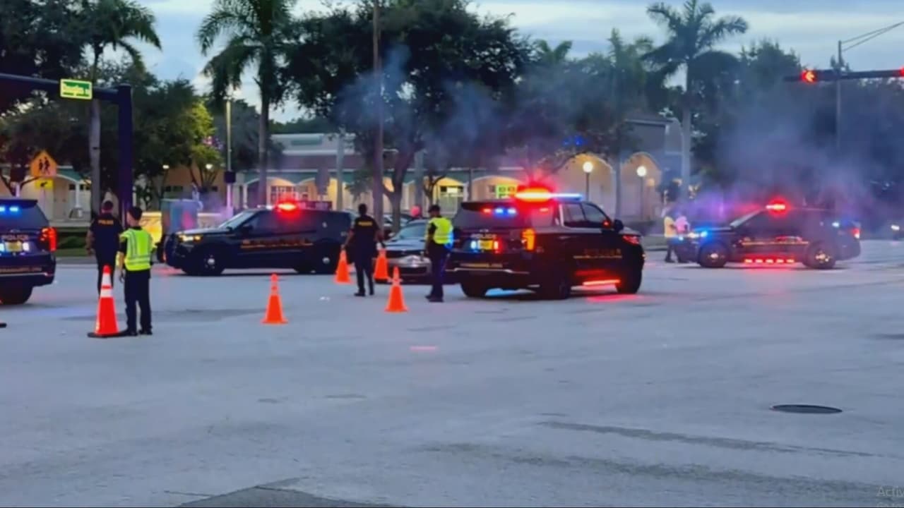 Policía de Miramar investiga accidente tráfico tres adolescentes atropelladas.