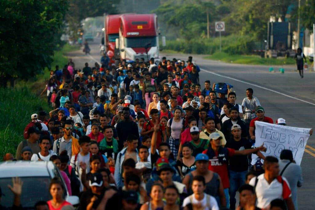 Más de un millar de centroamericanos entra a México justo cuando en Washington discuten cómo detener el flujo migratorio