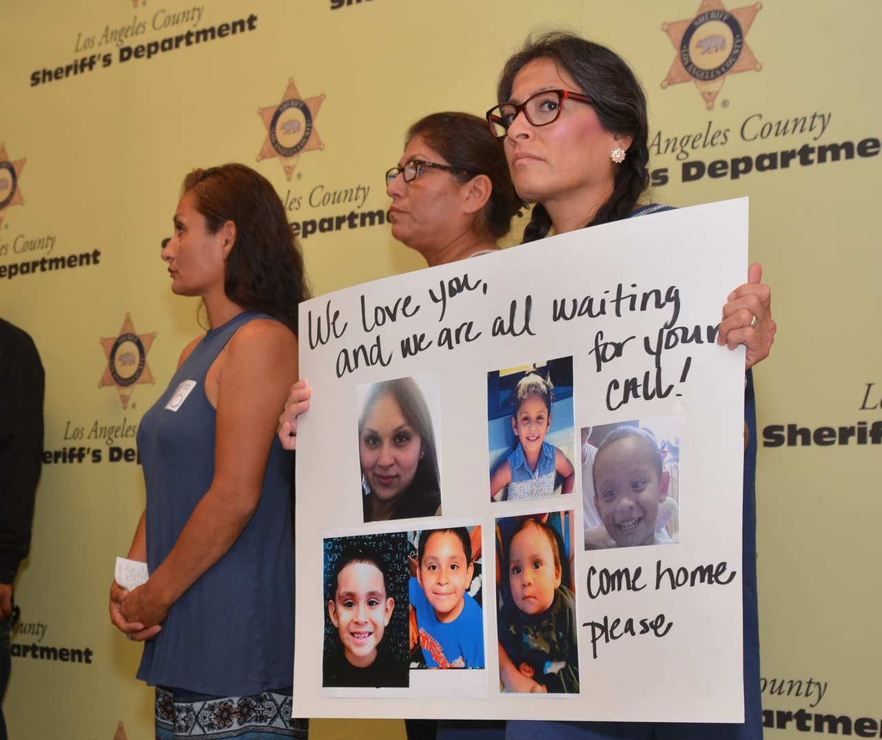 Buscan a 4 niños y a su madre tras la extraña muerte de la abuela