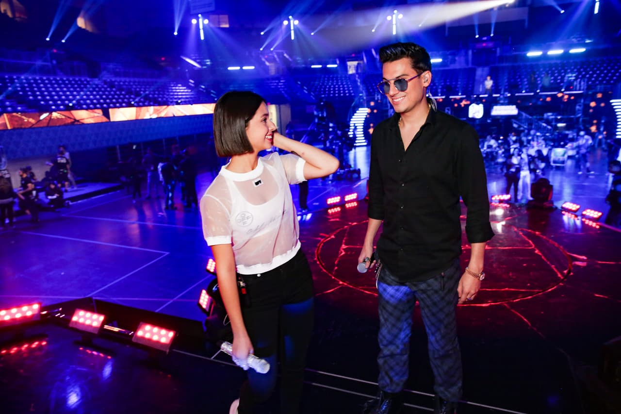 Pipe Bueno y Ángela intercambiaron risas y comentarios sobre lo que será este gran show.