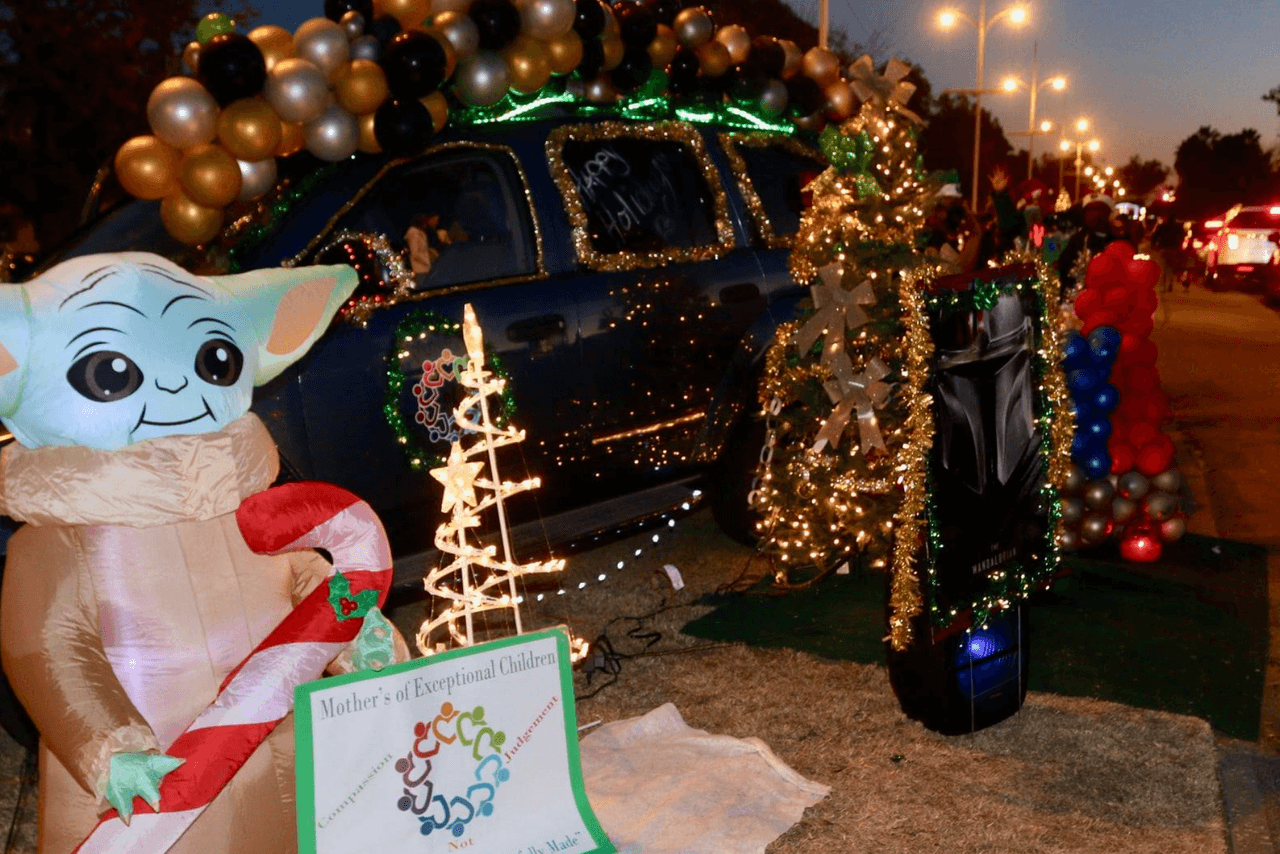 <b>Qué:</b> Segundo Desfile navideño de Hanford
<br>
<b>Cuándo:</b> El 11 de diciembre a las 5 pm
<br>
<b>Dónde:</b> En los terrenos de la Feria de Kings
<br>
<br>