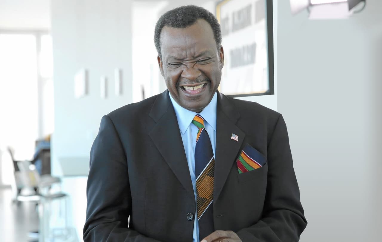 El empresario y filántropo Willie Wilson, conocido en Chicago por regalar vales de gasolina y víveres, anunció que competirá por cuarta vez por la alcaldía en las elecciones municipales de 2027. La votación será el 23 de febrero y, si nadie supera 50%, habría segunda vuelta el 6 de abril.