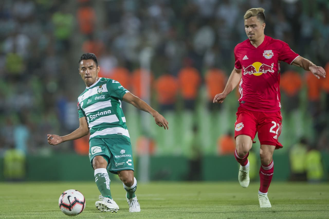 A partiro del 2-0 dio la sensación de que Santos Laguna despertaba, al menos reaccionaba mejor ante el frenético comienzo de los neoyorquinos.