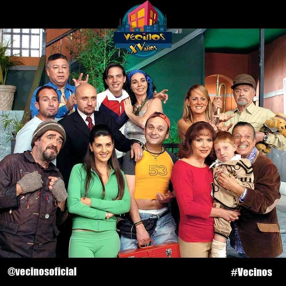 Ocaña ha sido conocido como Benito Rivers desde 2005, cuando arrancó su carrera actoral en la serie en la que interpretó al hijo de los personajes a los que dieron vida Ana Bertha Espín y César Bono, quienes lo cargan en esta imagen.