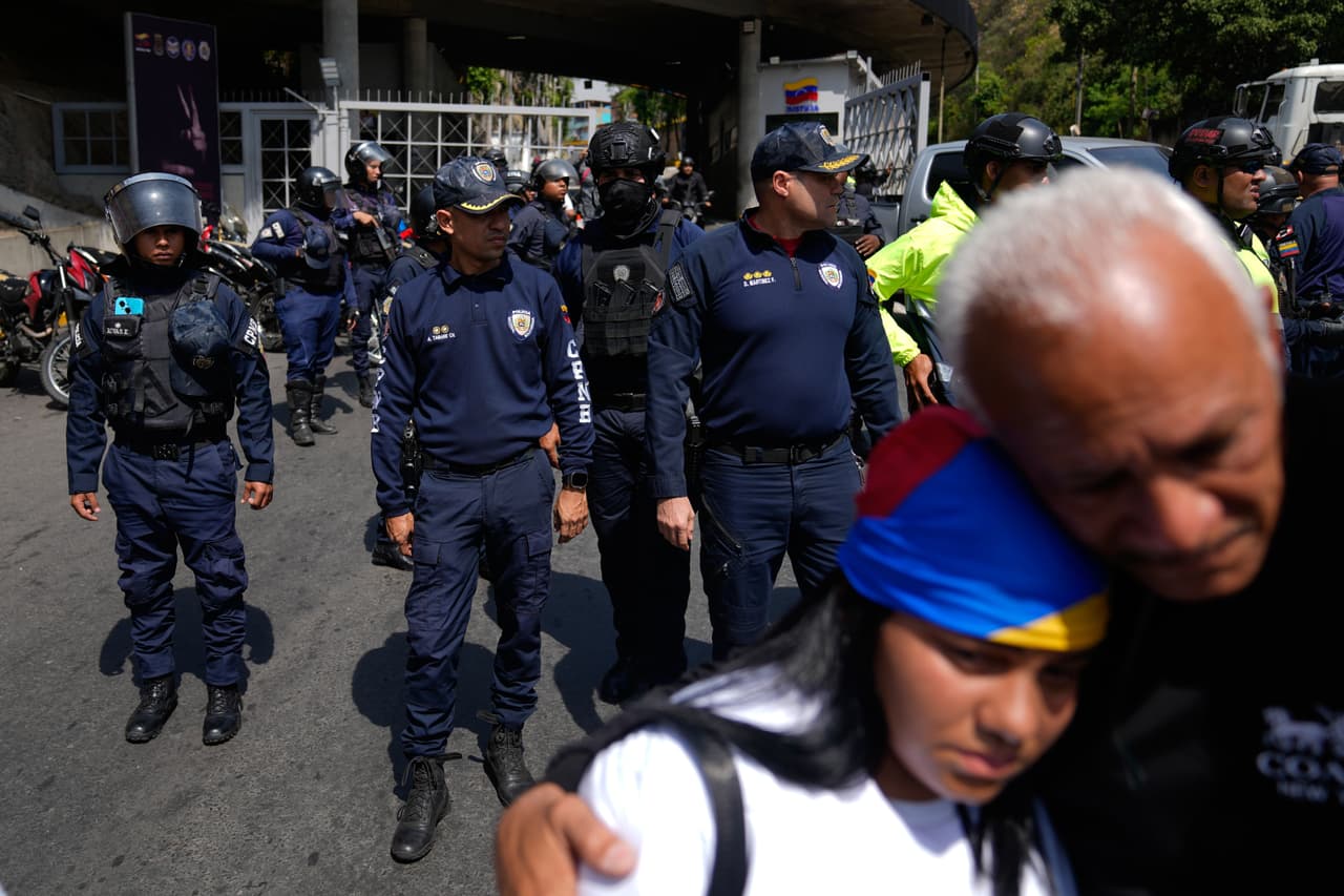 Venezuela anuncia la excarcelación de más de 130 presos políticos en medio del diálogo con la oposición