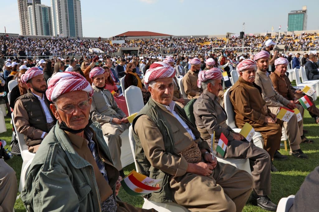 Estos veteranos kurdos de las fuerzas 'pershmergas' también participaron de la misa del Papa en Erbil. Los 'peshmerga' combatieron a Estado Islámico tanto en Irak como en Siria.