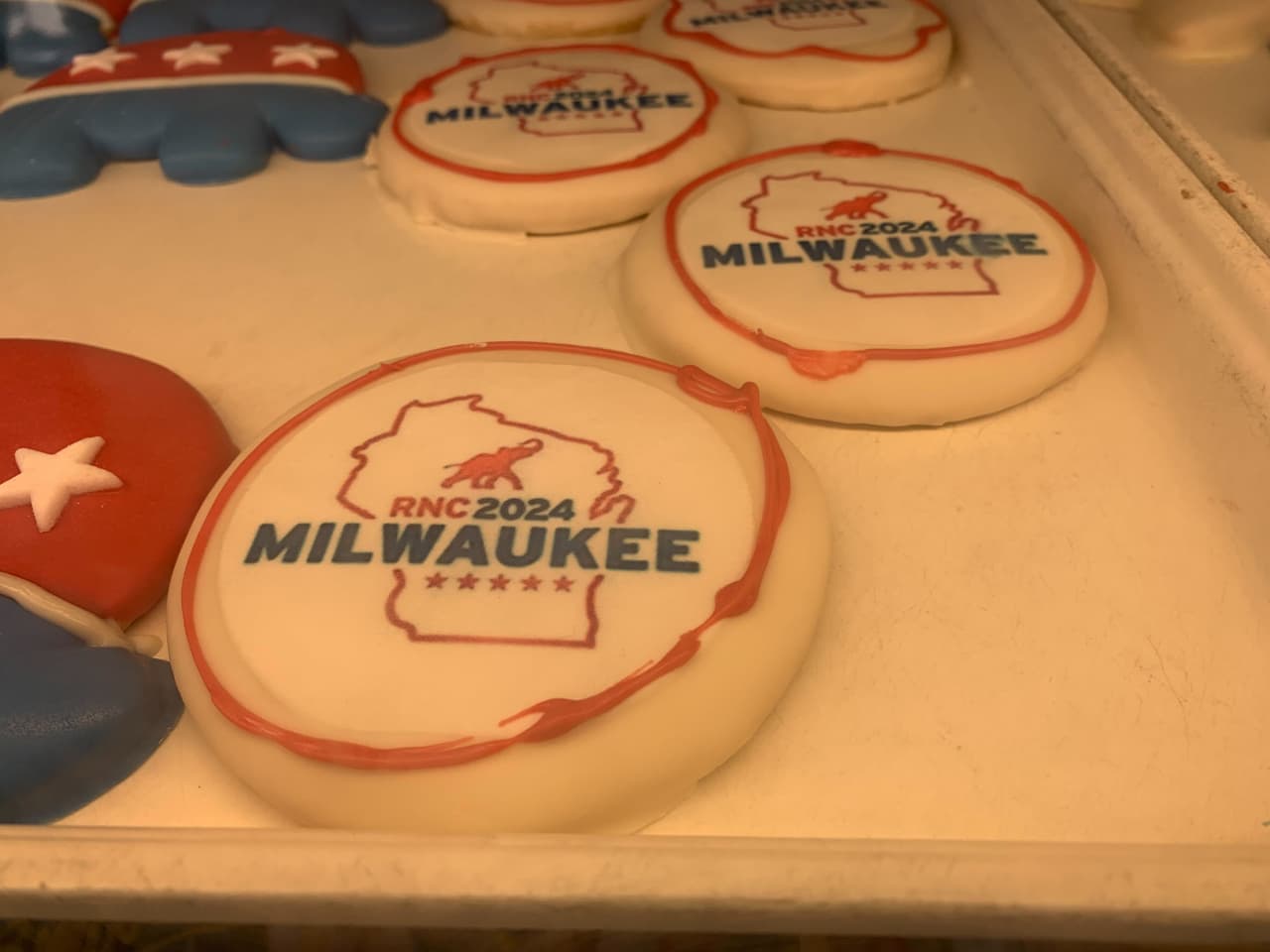 Las galletas de trump tienen sabor a vainilla, y las que han hecho de Joe Biden, presidente de Estados Unidos, es de sabor a vainilla y mantequilla.