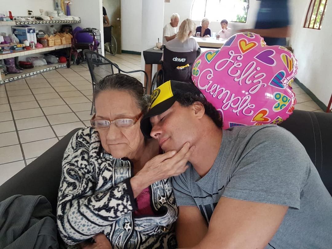 La señora Maru, como se le conocía, vivía en un asilo desde 2017. Y es que las personas a las que el actor le pagaba para que la cuidaran, lo que hicieron fue maltratarla.